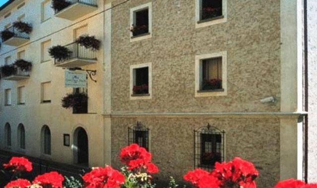 Hotel Margna Morbegno Buitenkant foto