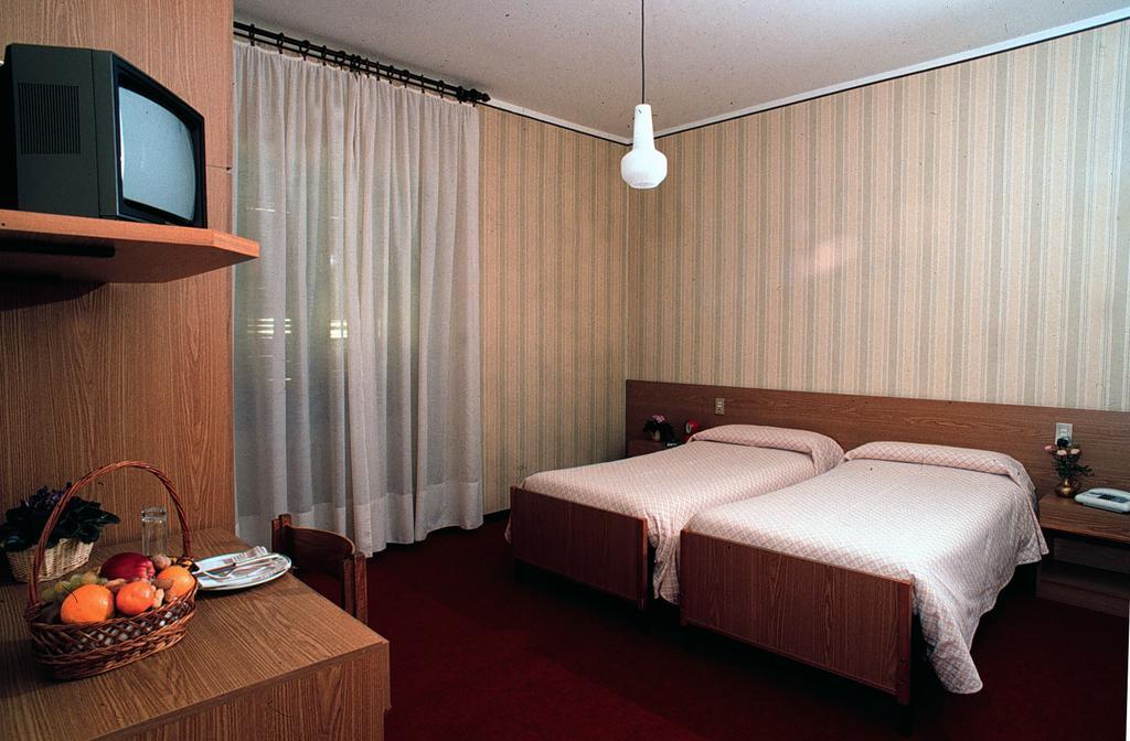 Hotel Margna Morbegno Buitenkant foto